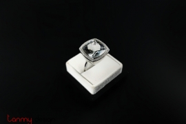 Nhẫn vàng trắng mặt vuông viên kim cương 17mm 